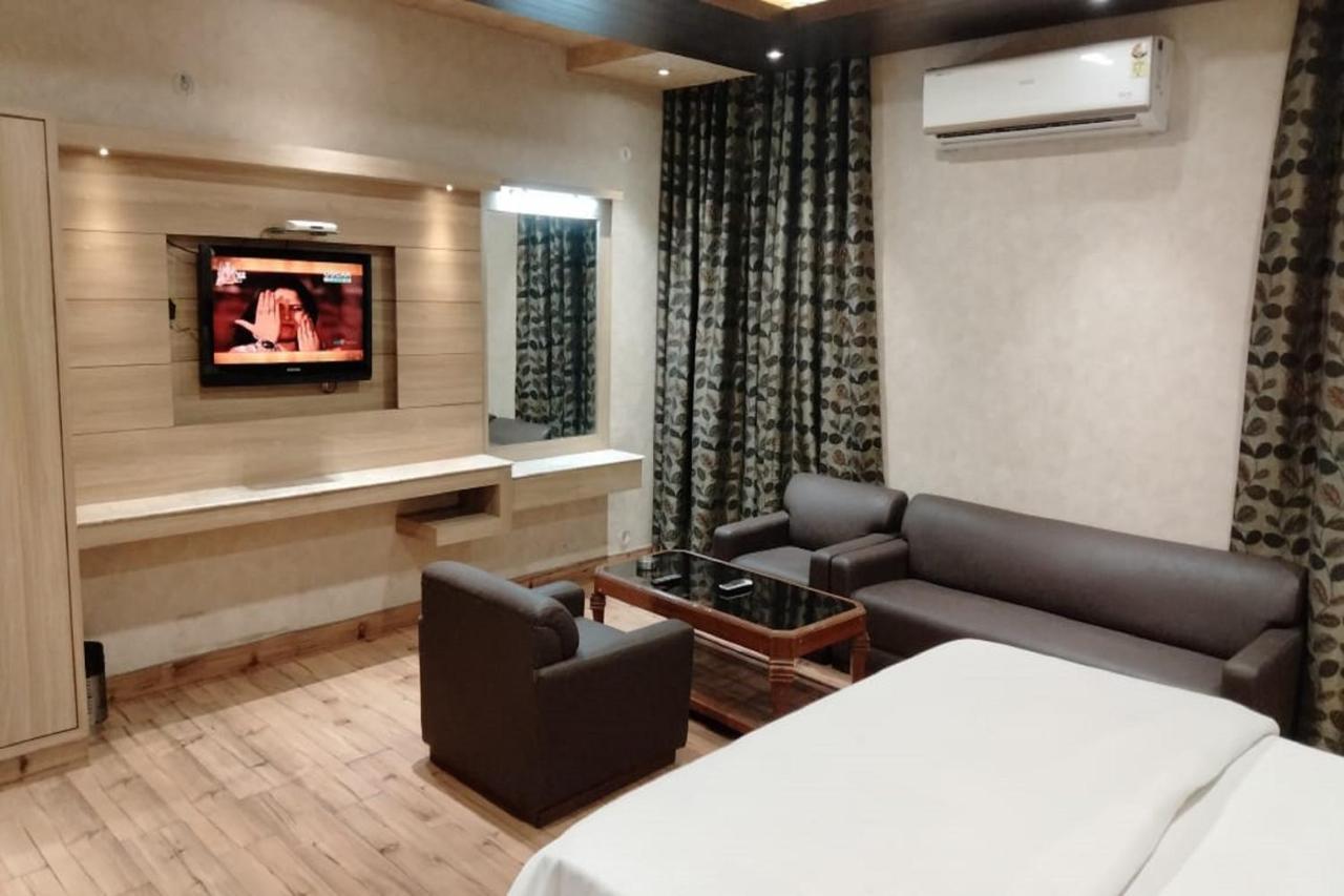 Hotel Park Regency Gorakhpur Exteriör bild