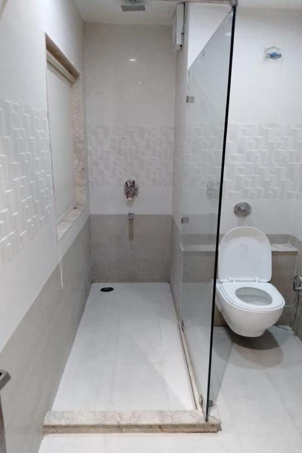 Hotel Park Regency Gorakhpur Exteriör bild