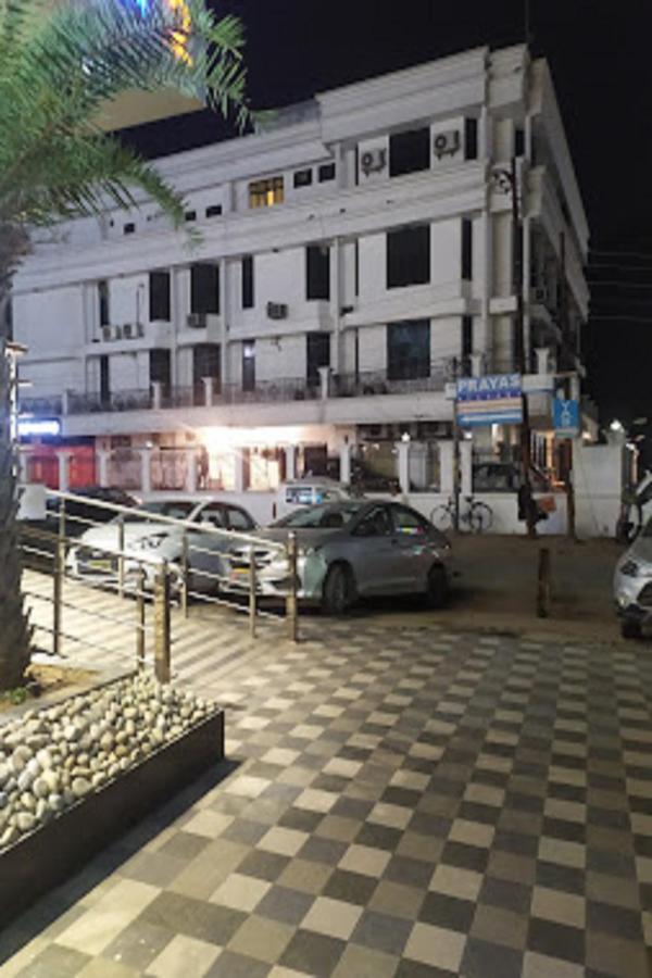 Hotel Park Regency Gorakhpur Exteriör bild