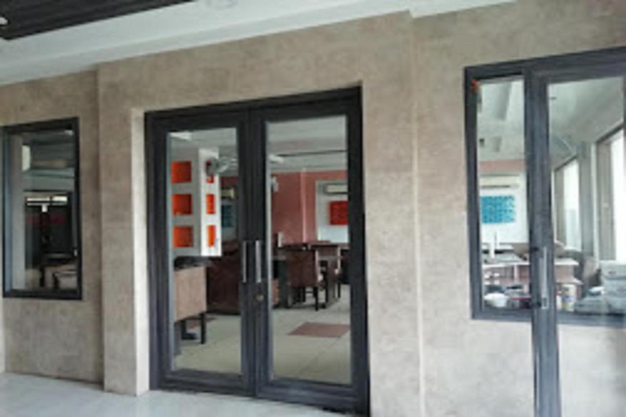 Hotel Park Regency Gorakhpur Exteriör bild