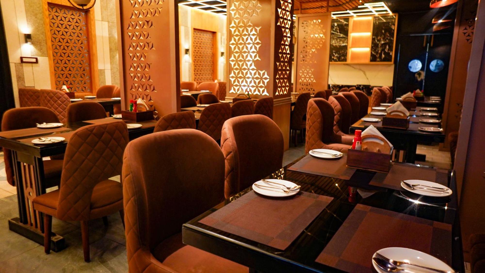 Hotel Park Regency Gorakhpur Exteriör bild