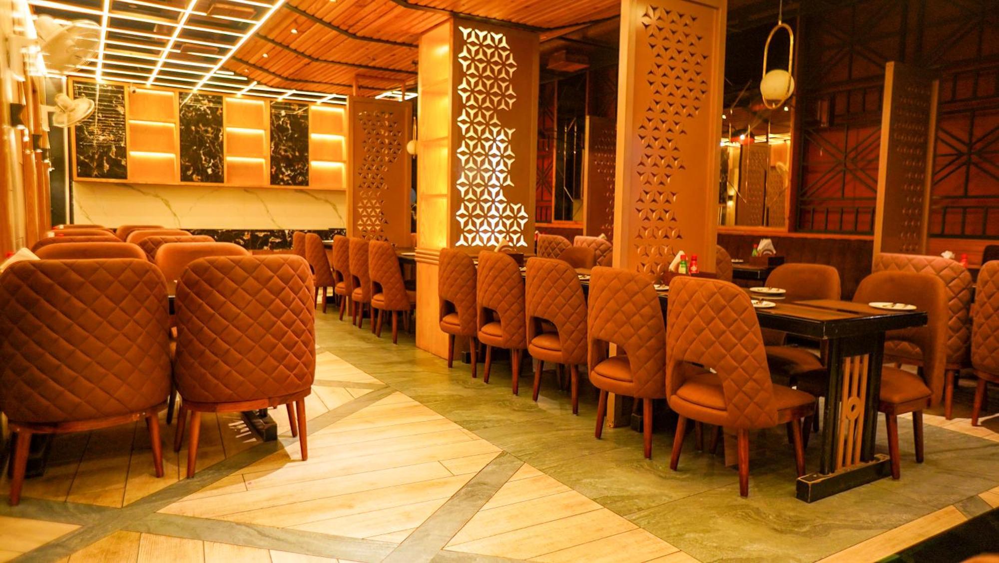 Hotel Park Regency Gorakhpur Exteriör bild