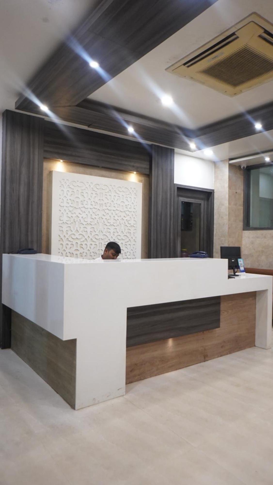Hotel Park Regency Gorakhpur Exteriör bild