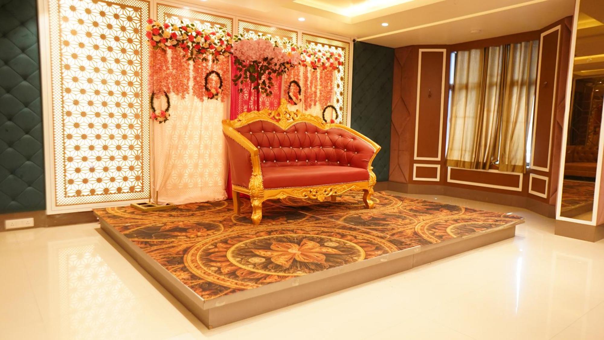 Hotel Park Regency Gorakhpur Exteriör bild